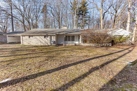 35840 Oakwood Lane Westland City MI 48186