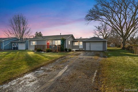 2072 Sandalwood Drive Burton City MI 48519