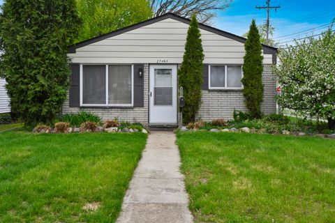 Photo of 27463 Delton Street, Madison Heights City, MI 48071 (MLS # 81026018785)