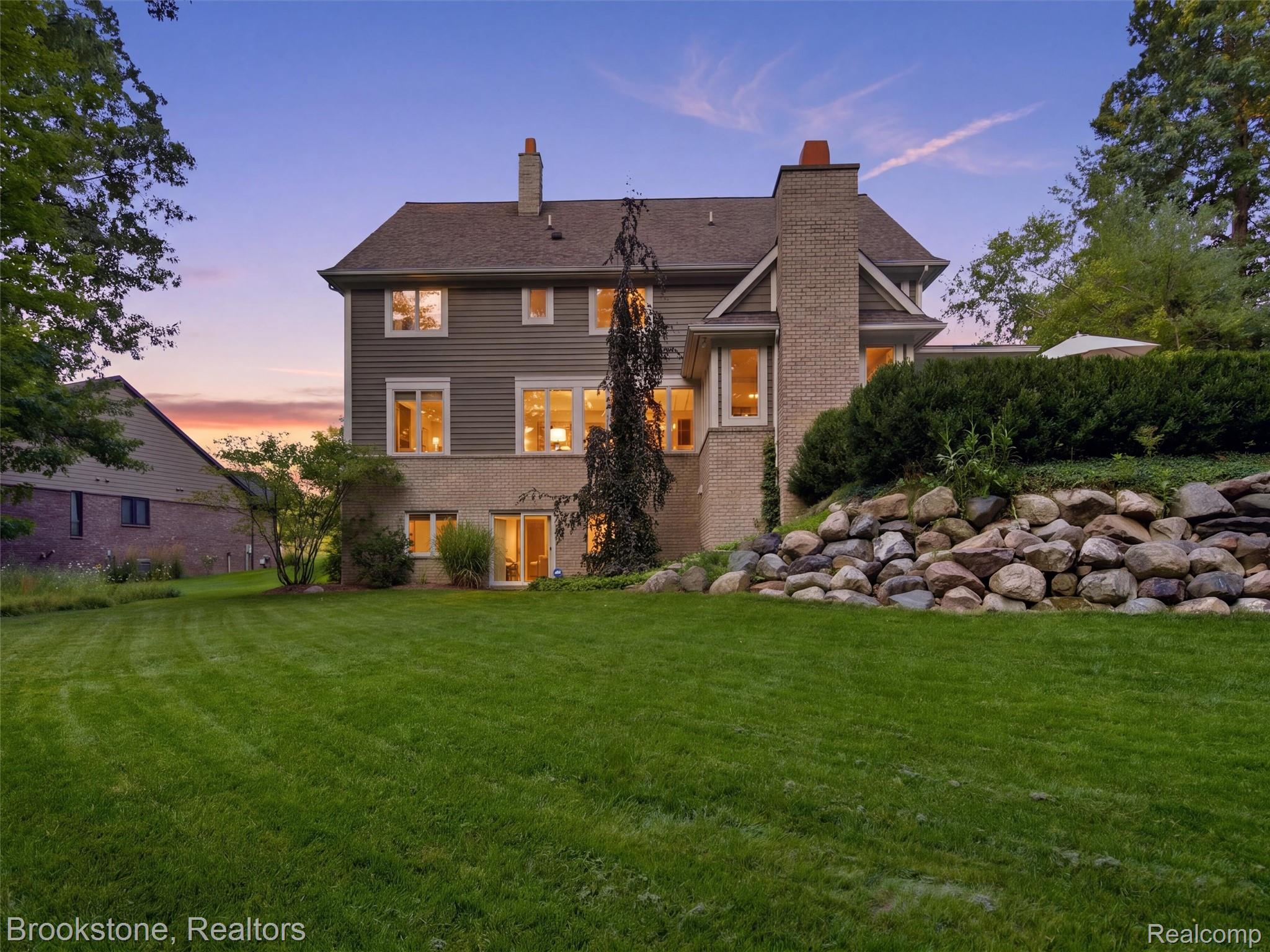 7655 Maple Ridge Court
