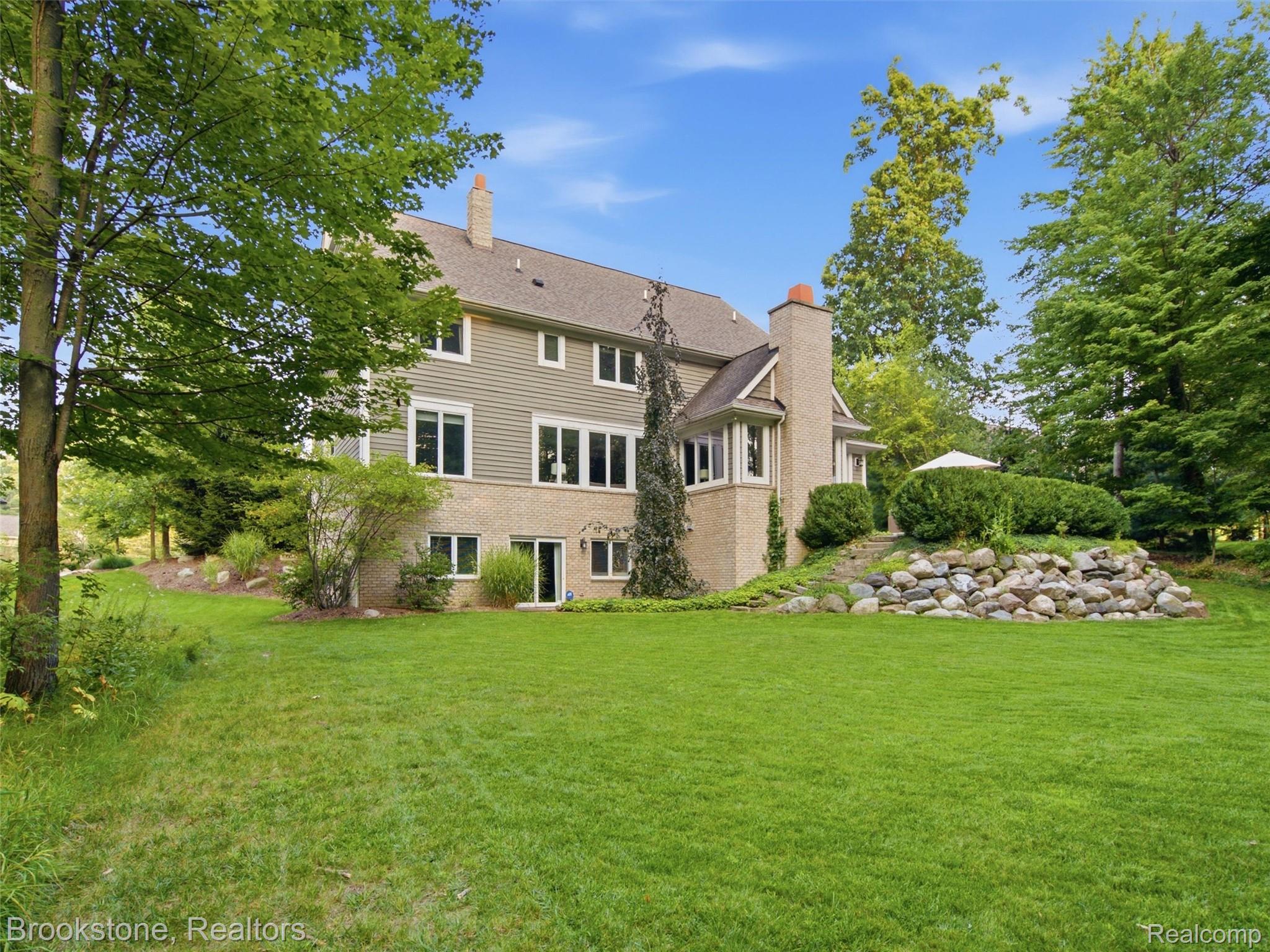 7655 Maple Ridge Court