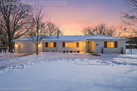 1025 S Leroy Street Fenton City MI 48430