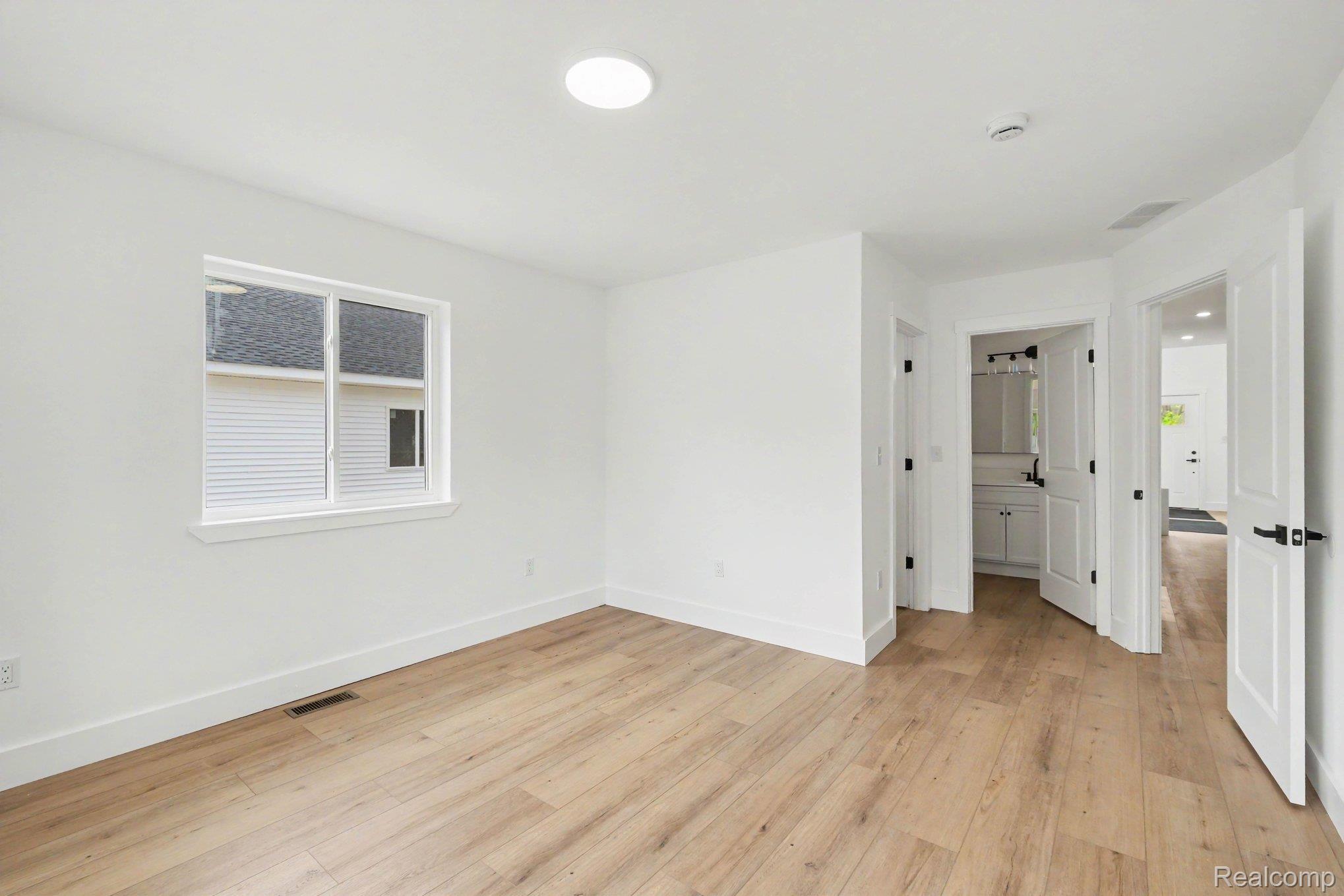 6056 Pearl Street