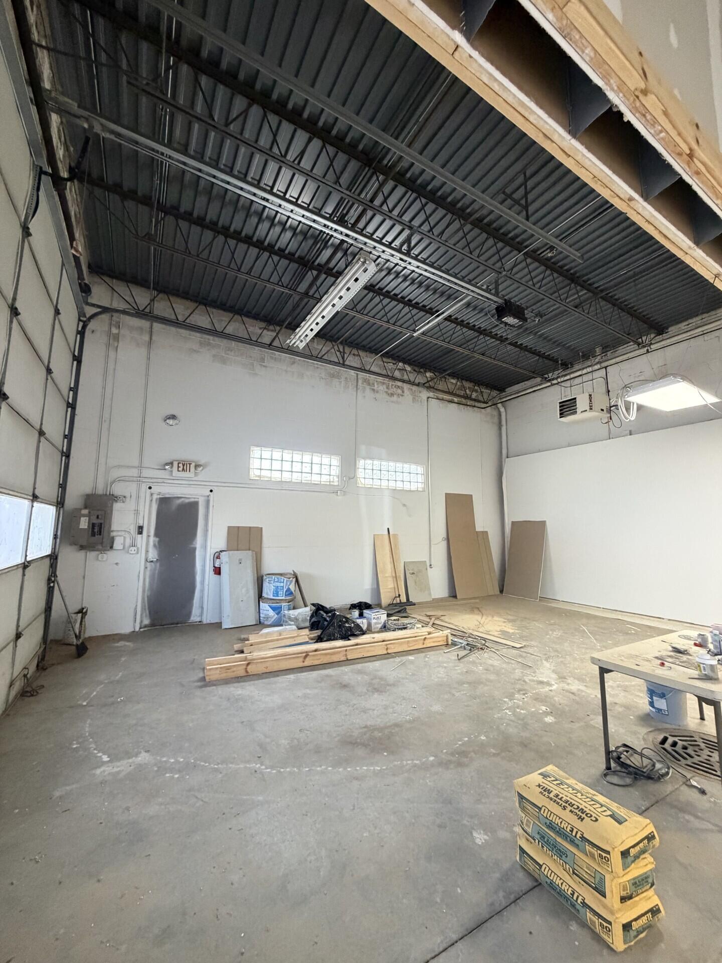 793 W Laketon Avenue