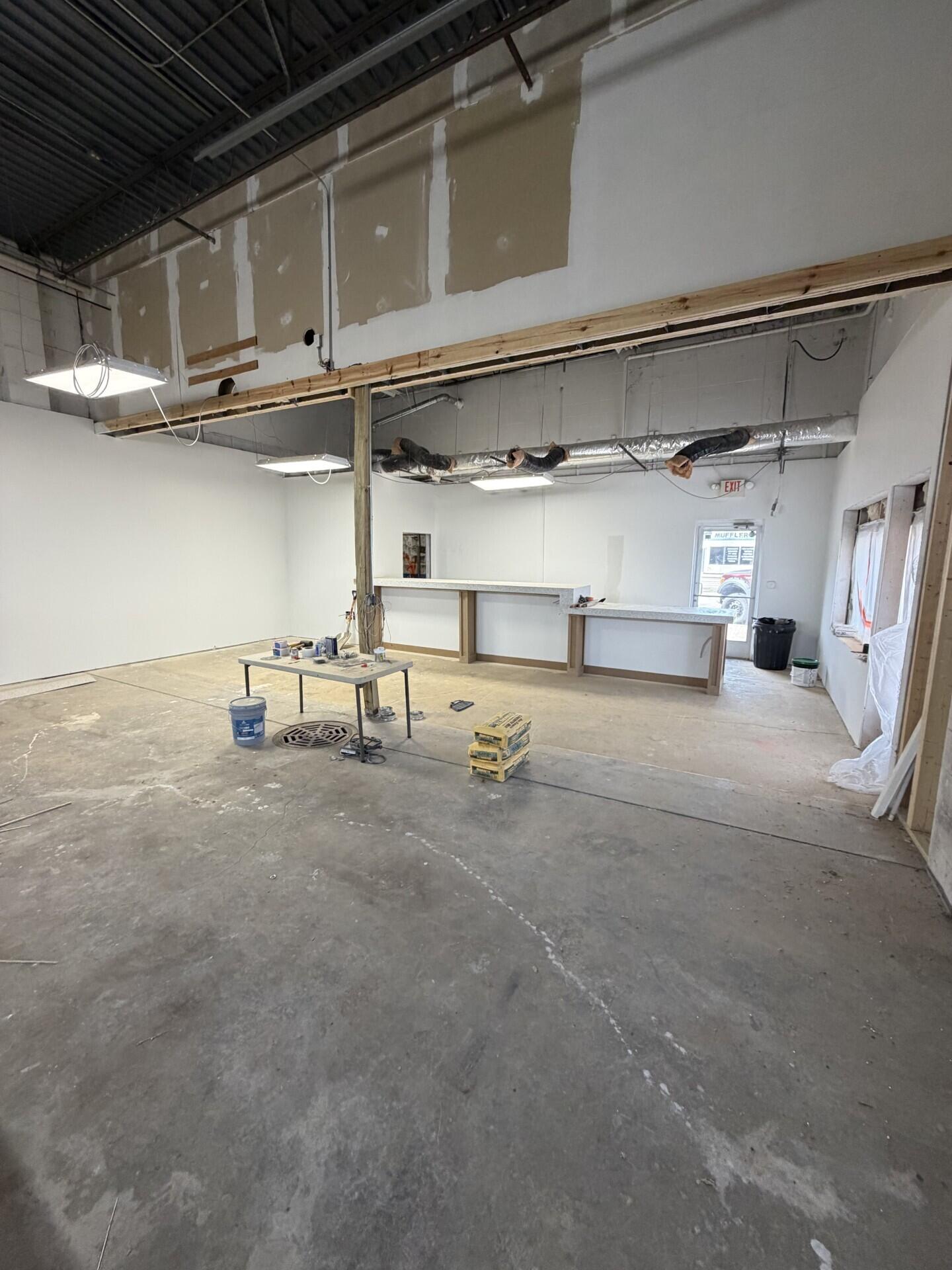 793 W Laketon Avenue