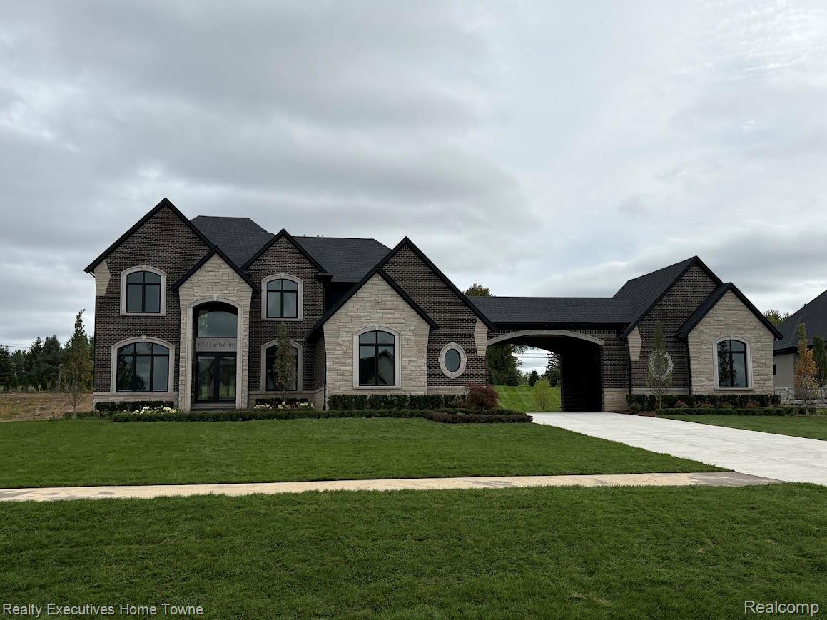 67748 Overlook Trail