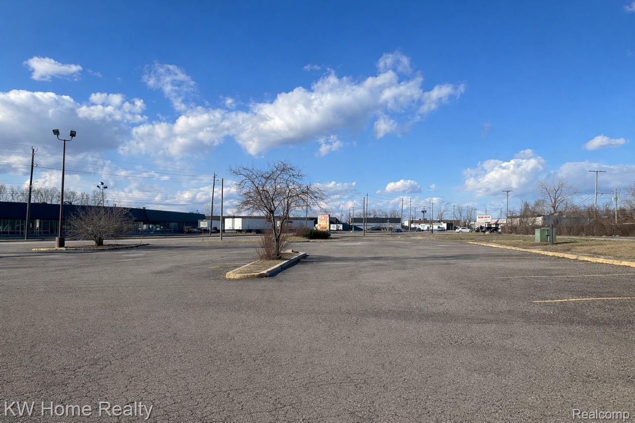 20800 Groesbeck Highway