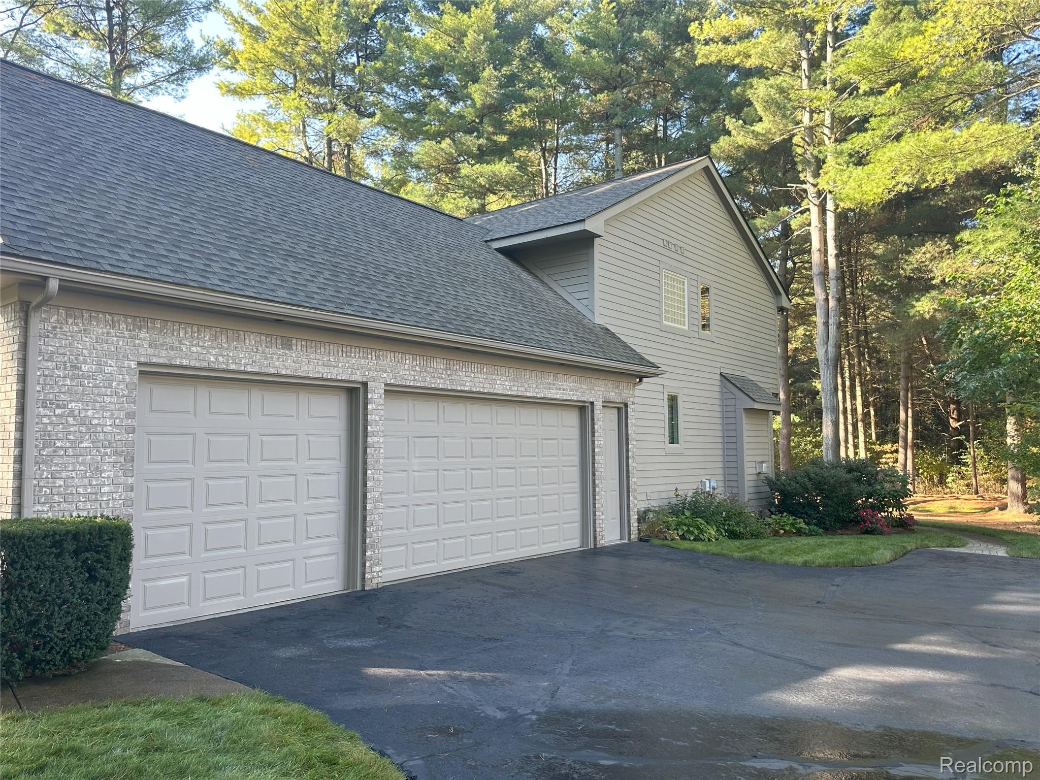 9112 Roger Scott Trail