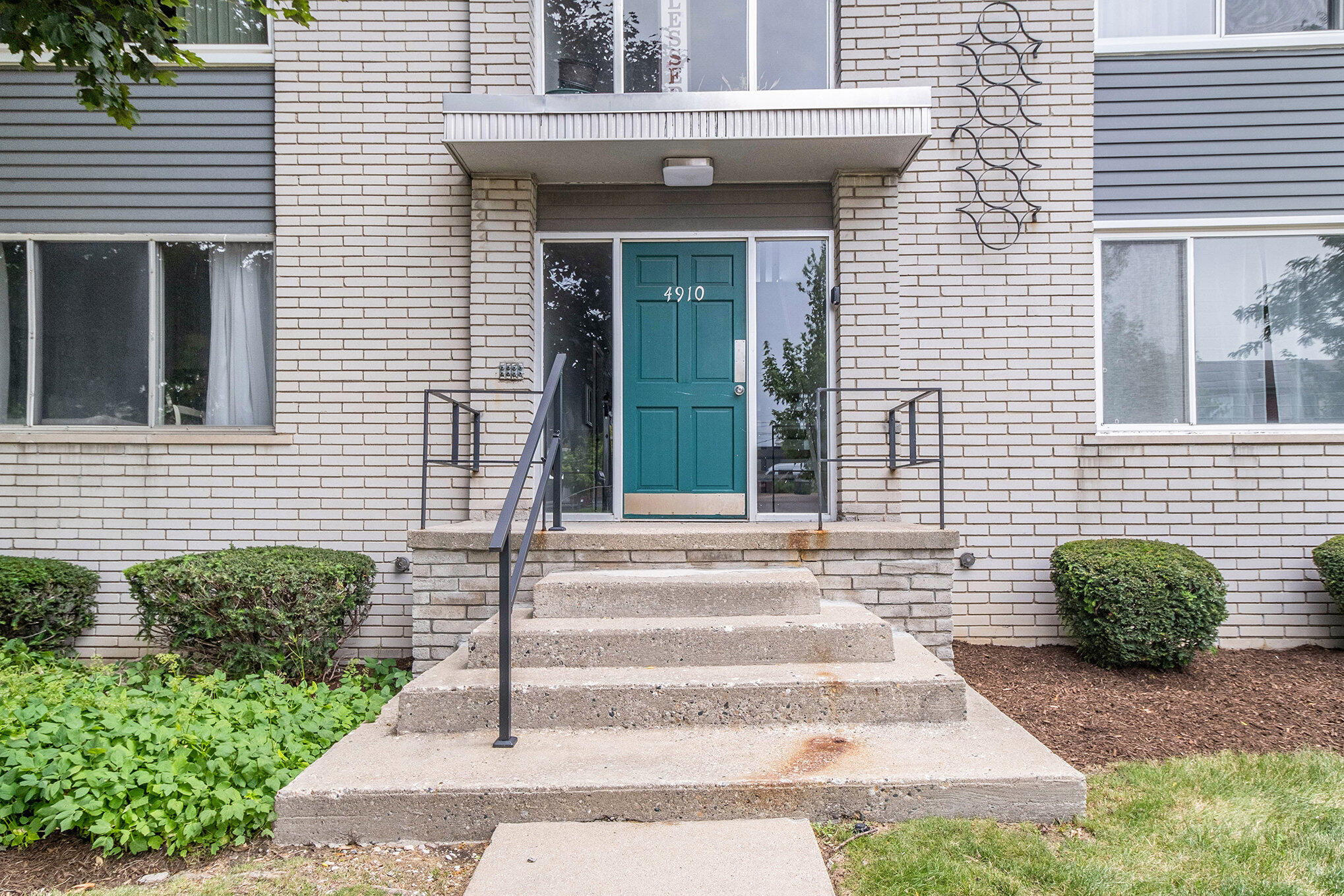 4910 Briarwood Avenue A3