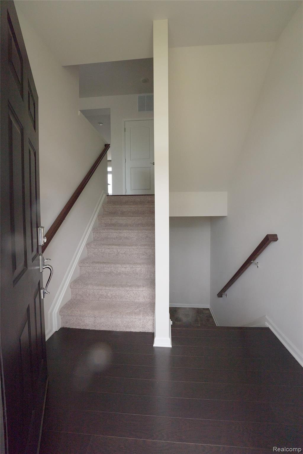 49701 Lantern Way