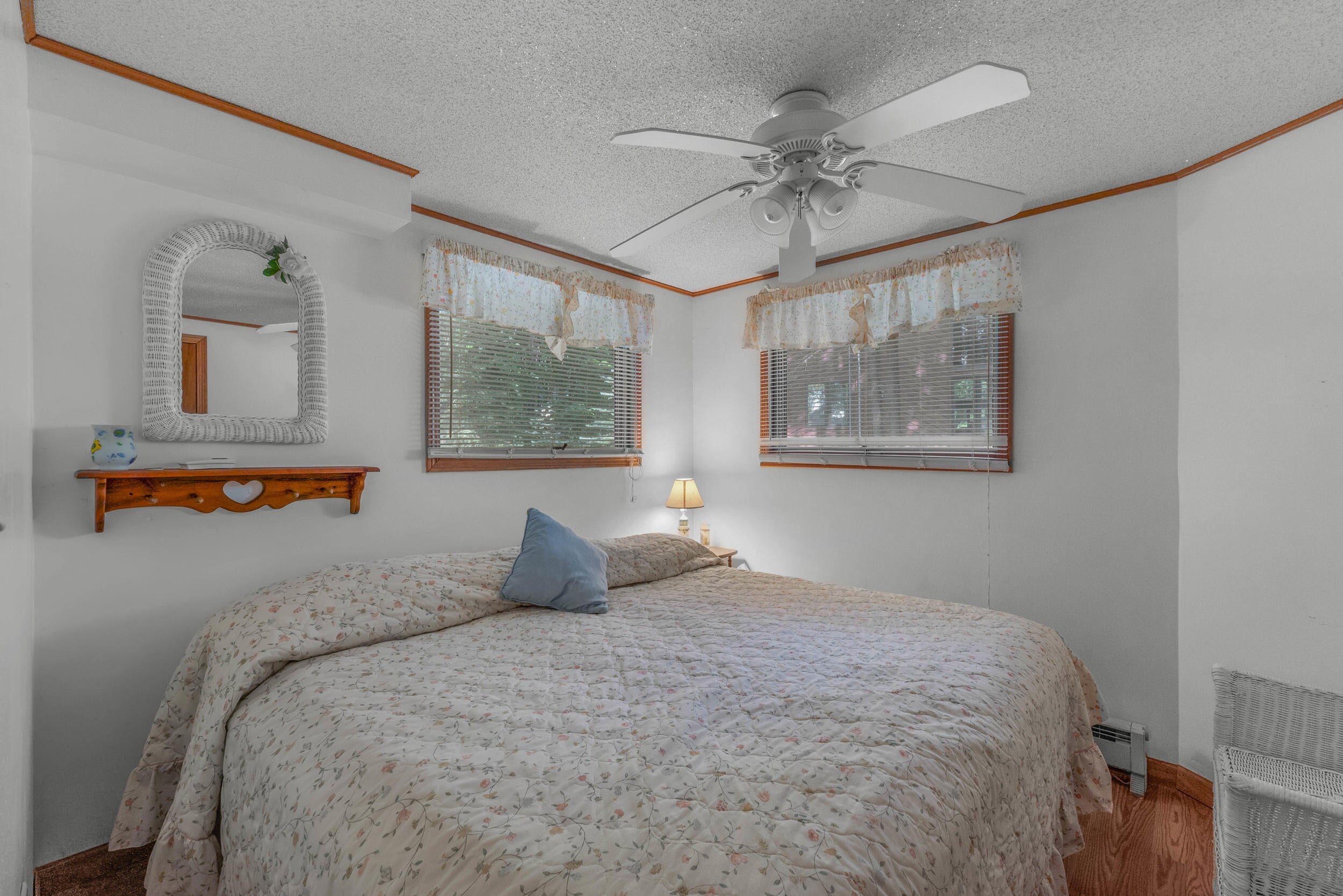 1890 Hemlock Crest Drive