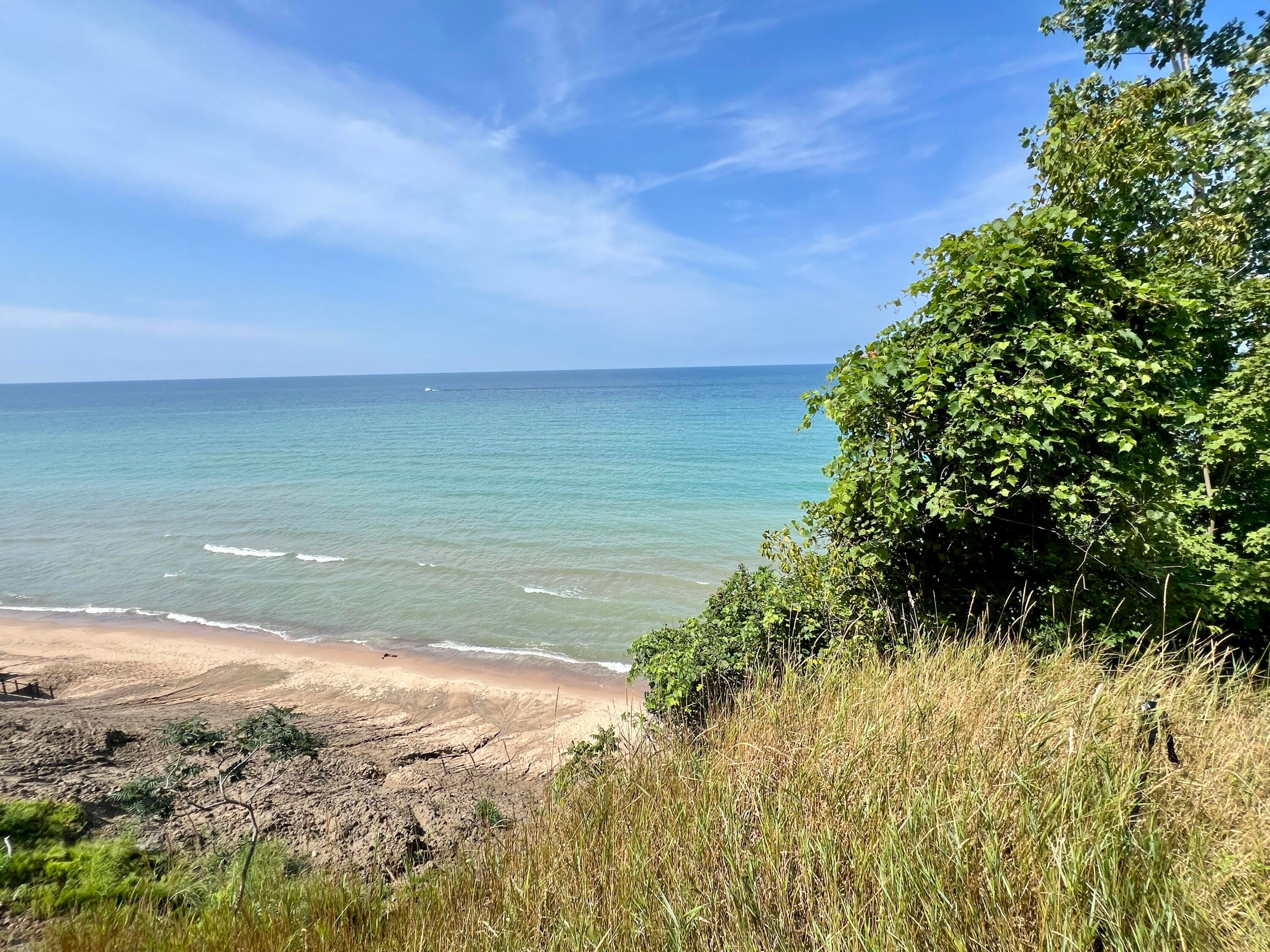 3007 Lakeshore Drive
