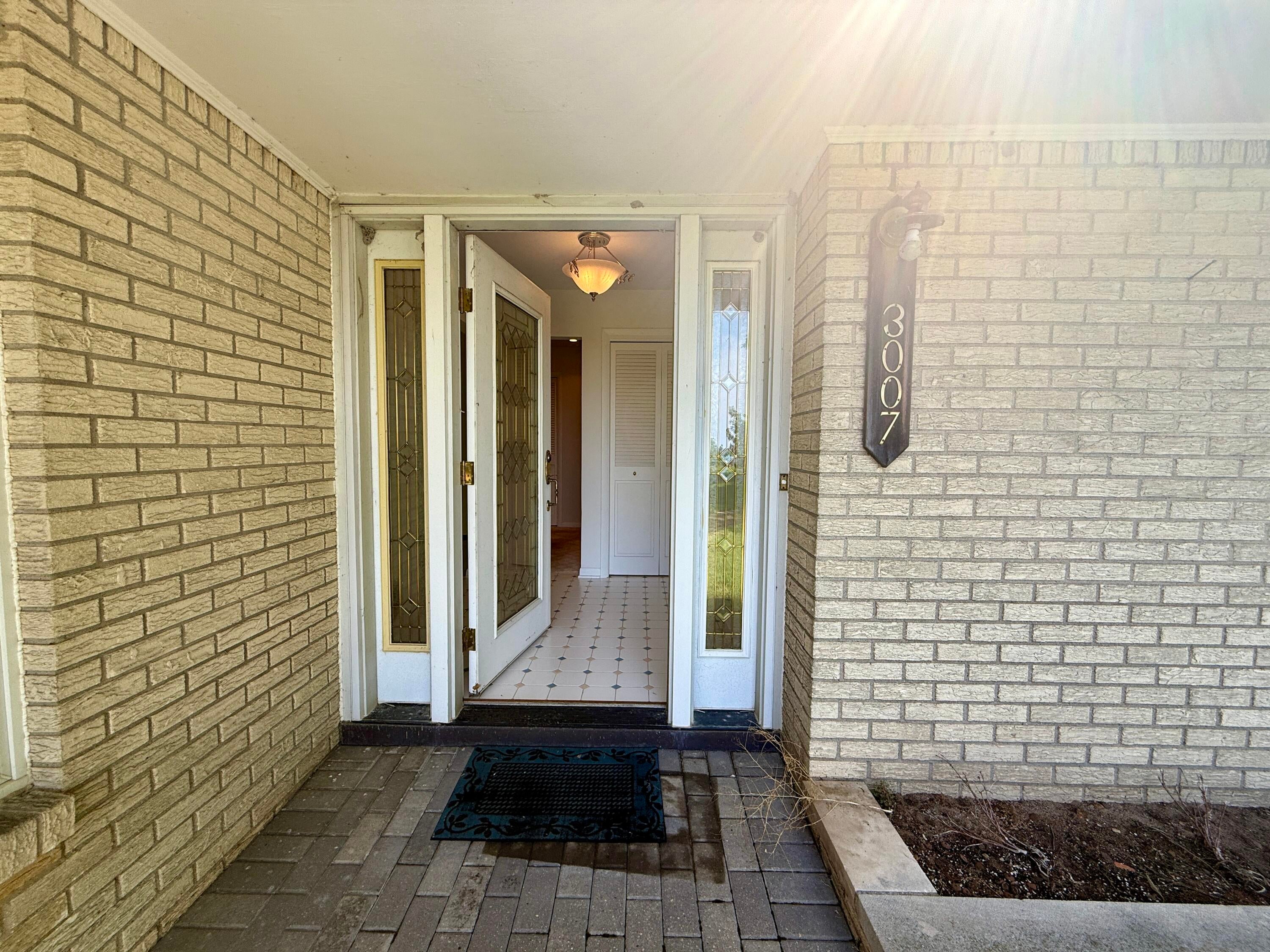 3007 Lakeshore Drive