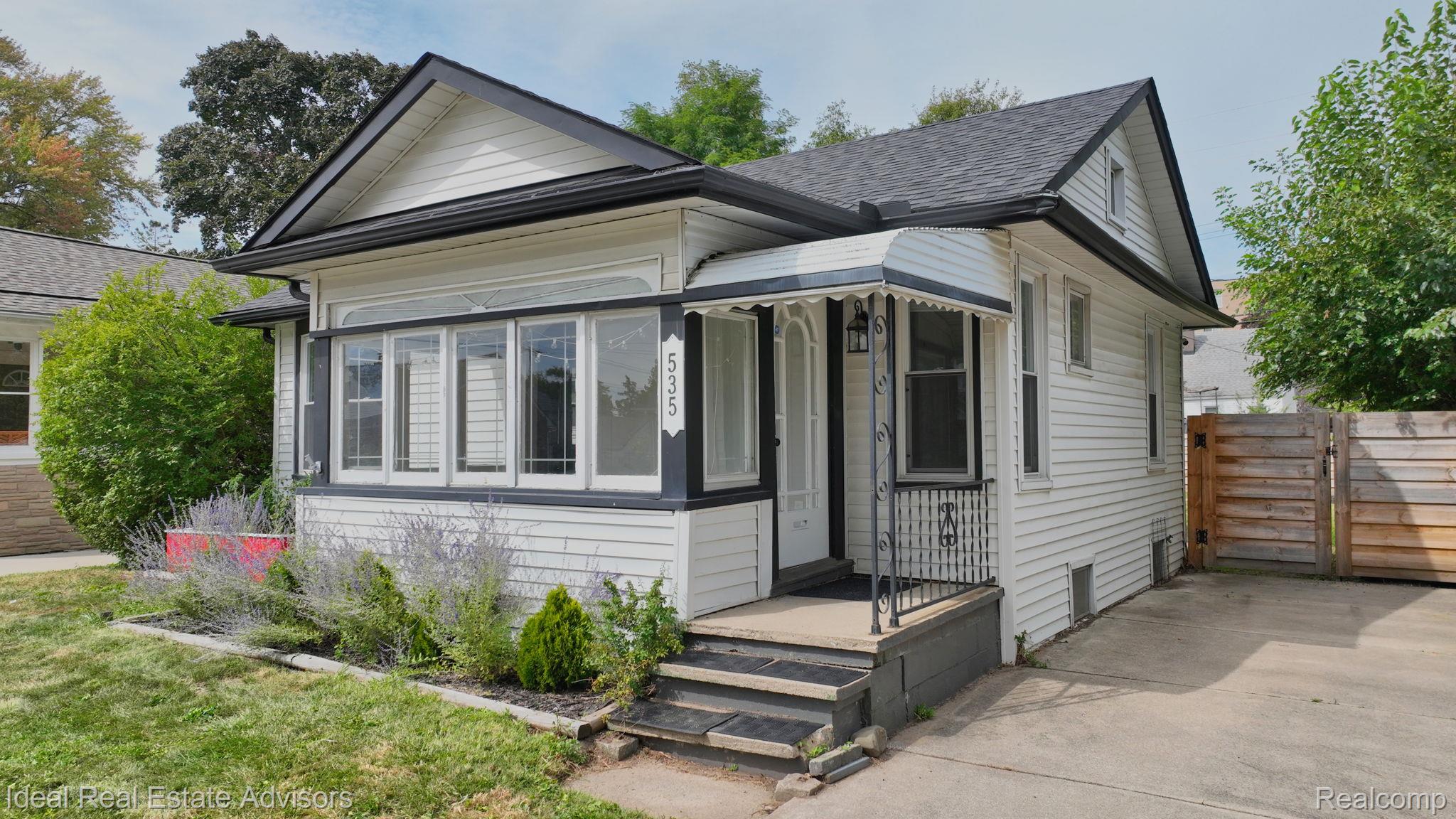 535 E Saratoga Street