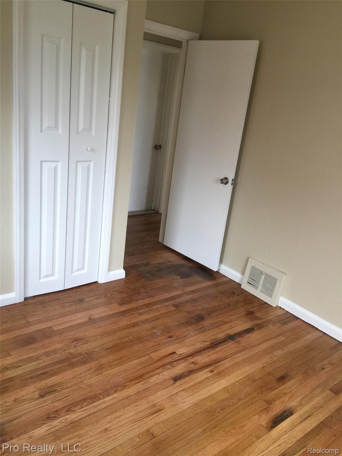 1044 Cloverlawn Avenue