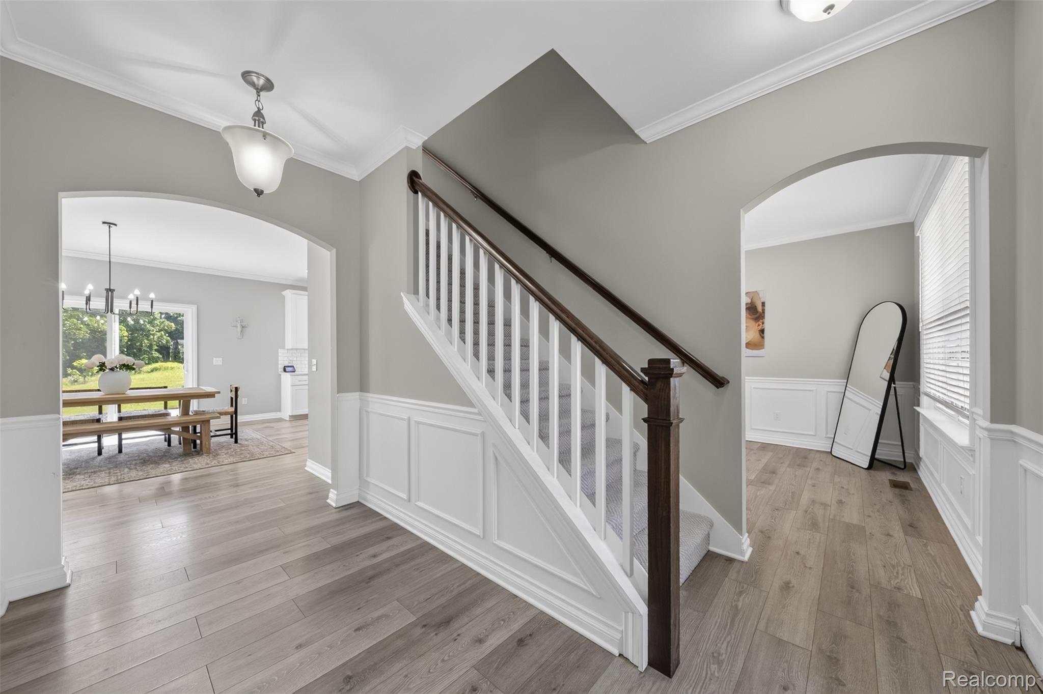 2429 Walnut View Dr
