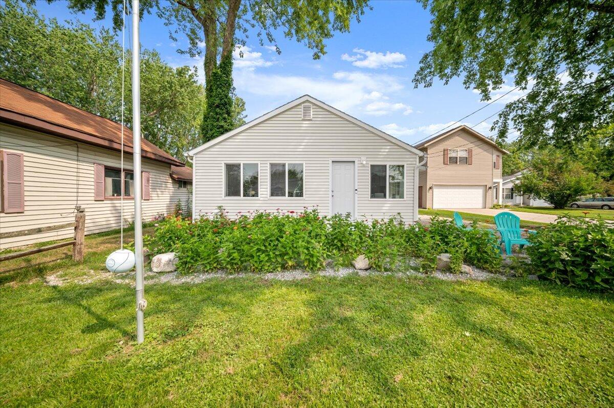 104 Lakeshore Boulevard