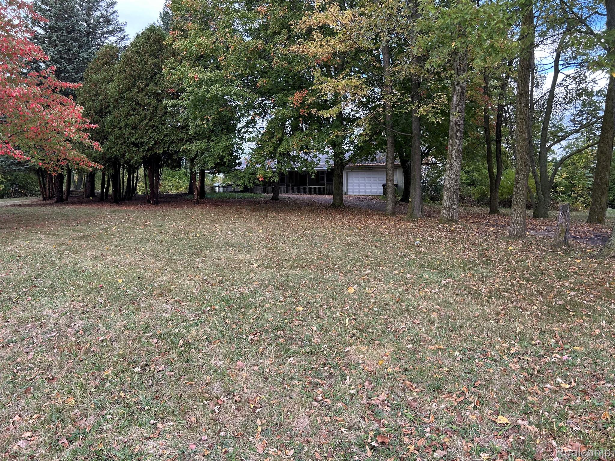 5900 N Hagadorn Road