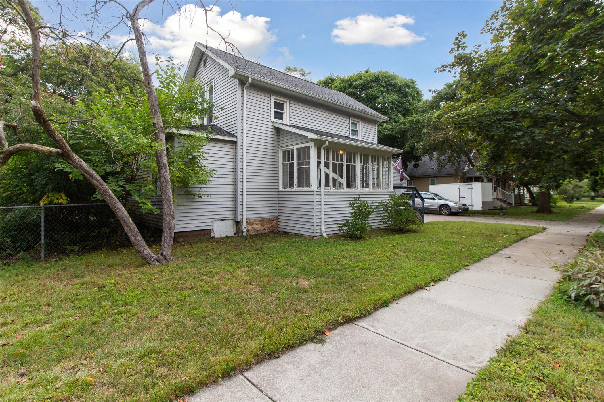 617 S Lansing Street
