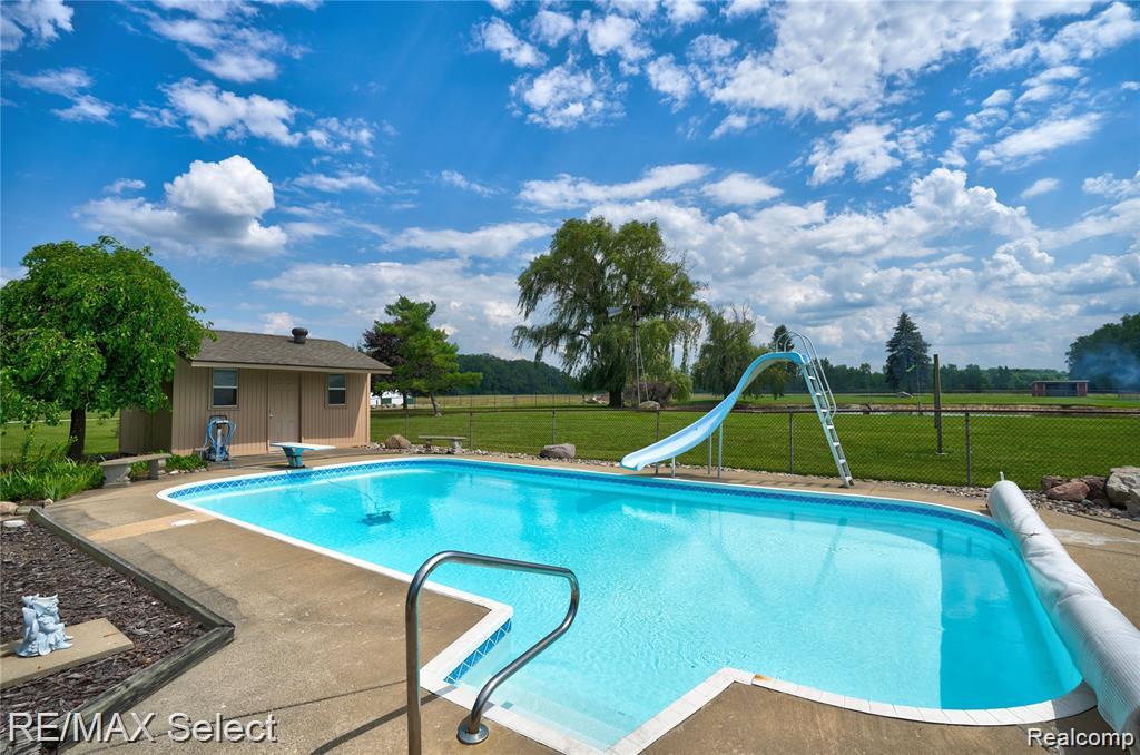 9215 W Grand Blanc Road