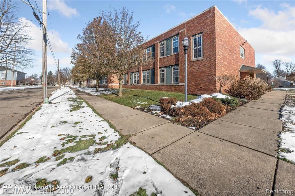 335 Horatio Street 207