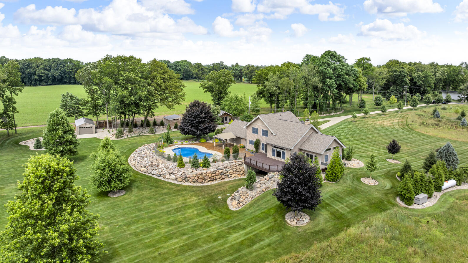 12500 Round Lake Road