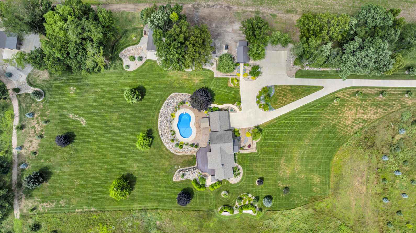 12500 Round Lake Road