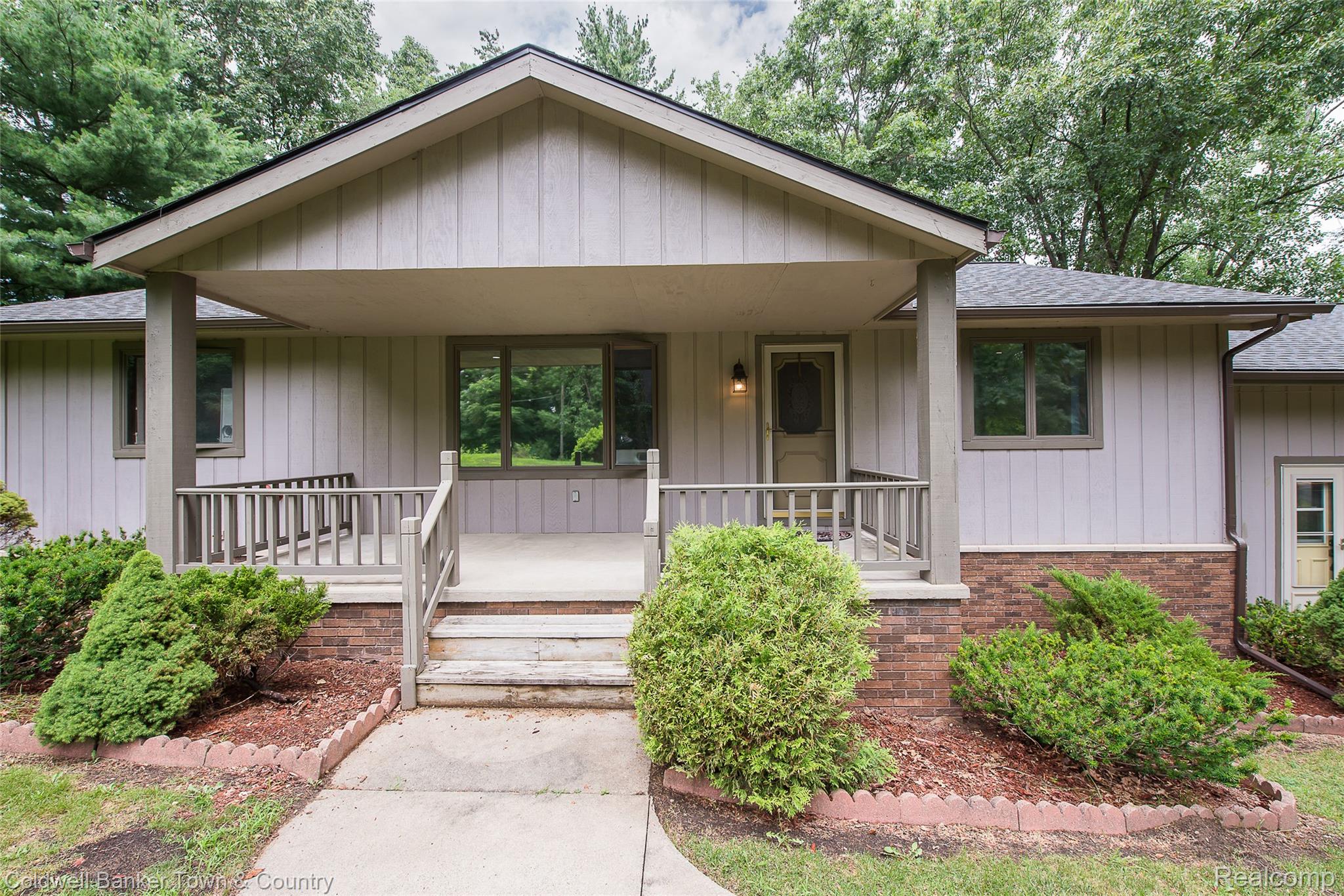 5211 Strawberry Lake Road