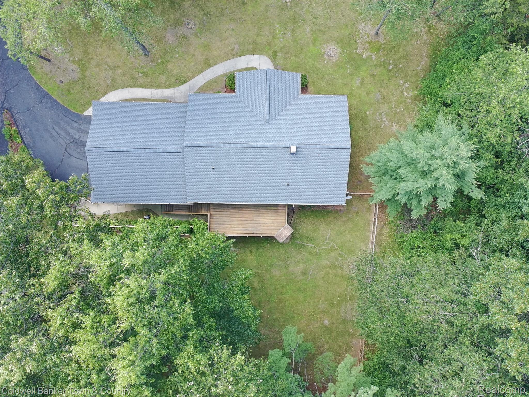 5211 Strawberry Lake Road