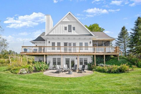 7616 1st Street Onekama Township MI 49675