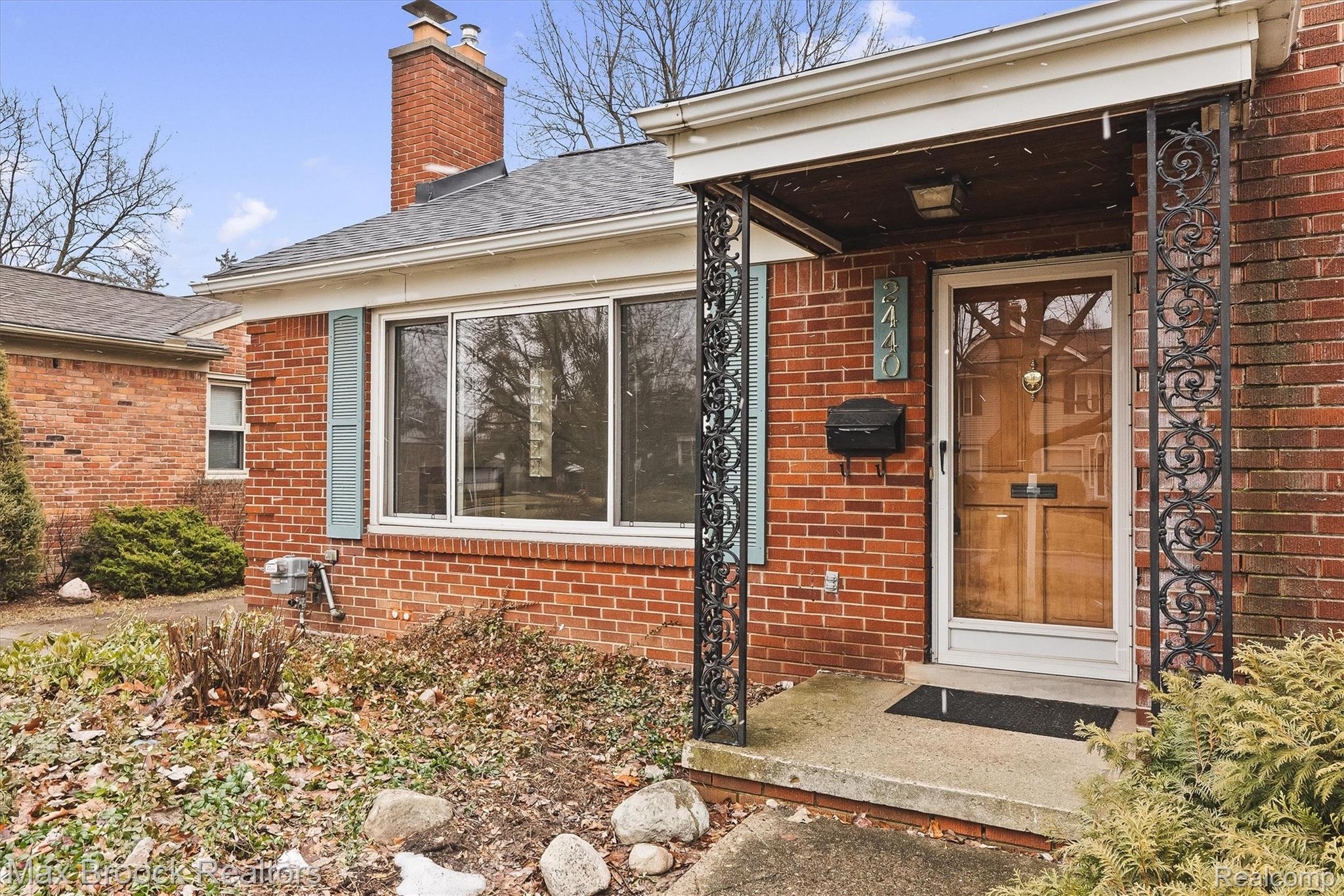 2440 Ferncliff Avenue