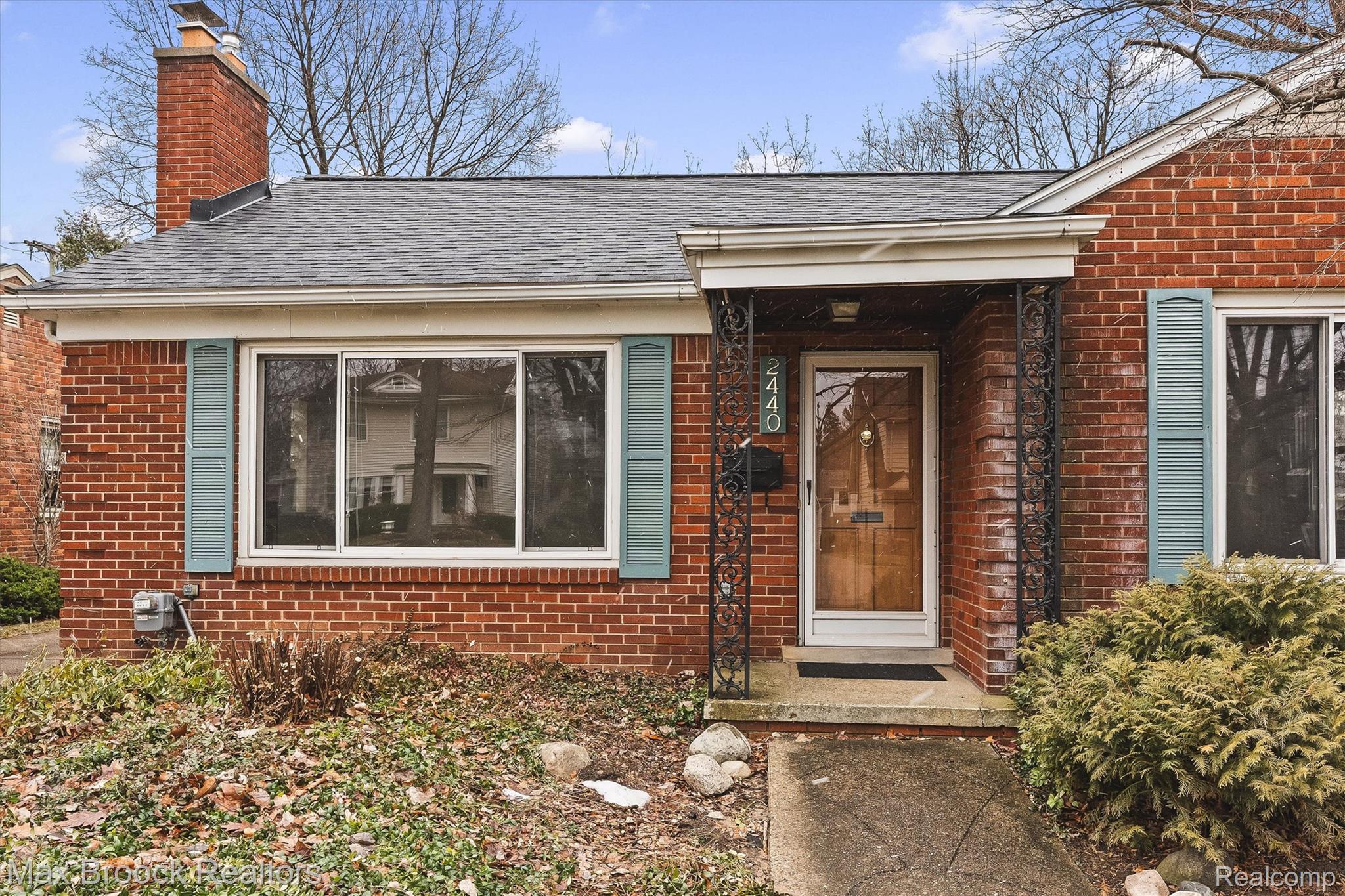 2440 Ferncliff Avenue