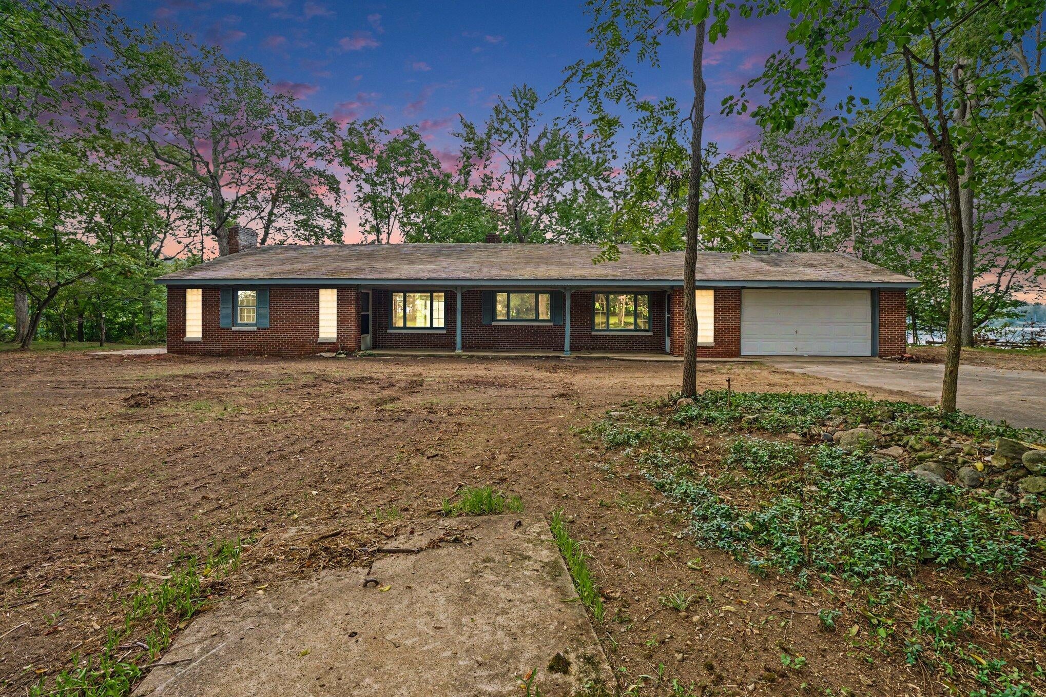 10403 S Chapin Lane