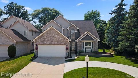 25893 Golf Pointe Drive Southfield City MI 48075