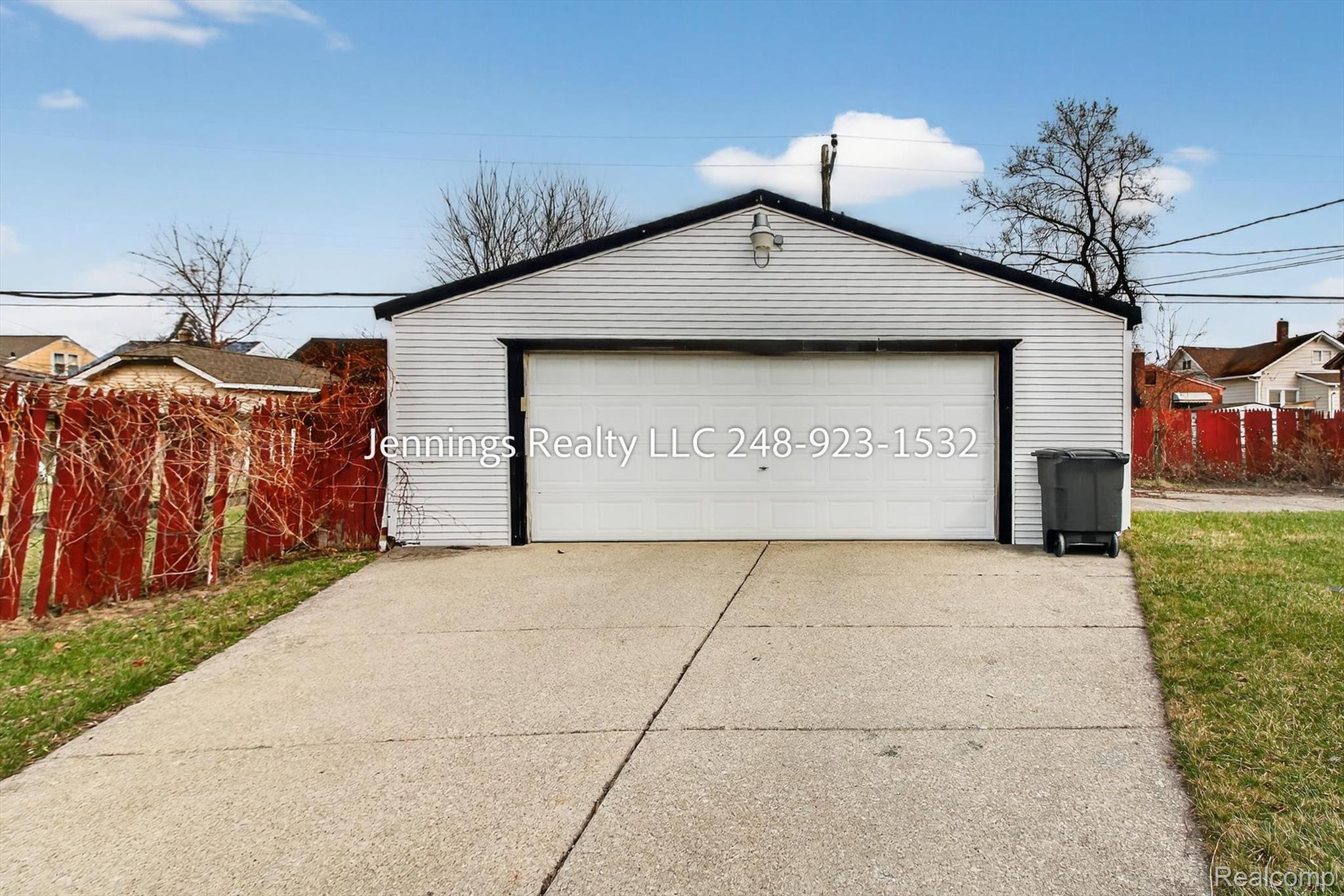 18676 Syracuse Street