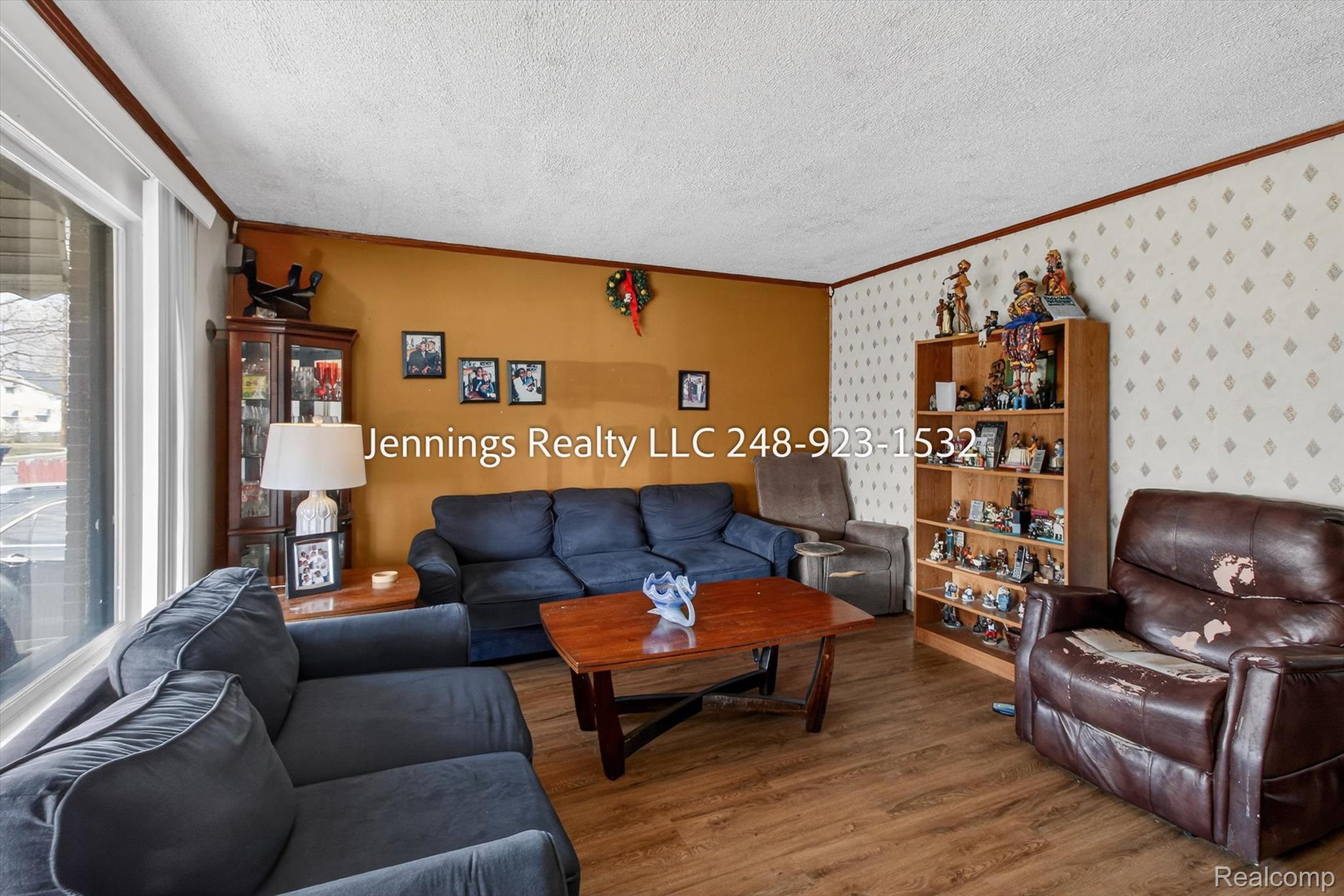 18676 Syracuse Street