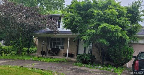 19780 Beaconsfield Street Harper Woods City MI 48225