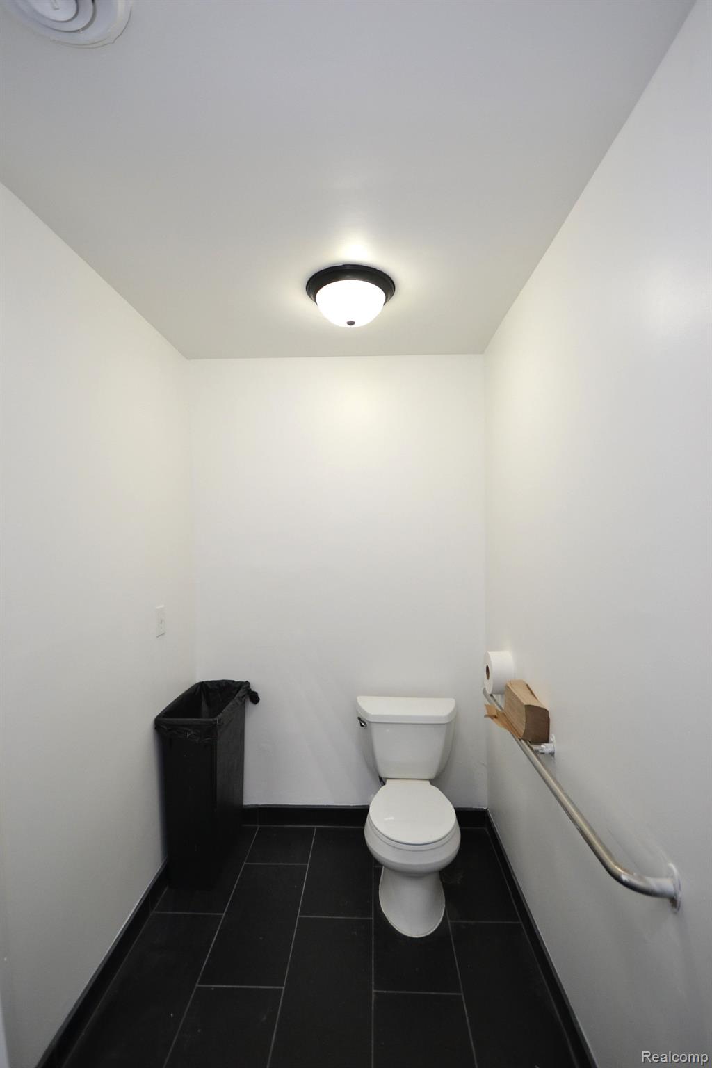 Hazel Park, Michigan 48030, United States, ,Residential,Active,25121