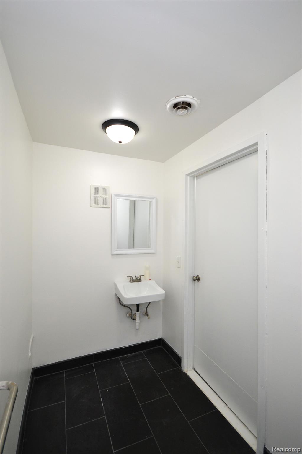 Hazel Park, Michigan 48030, United States, ,Residential,Active,25121