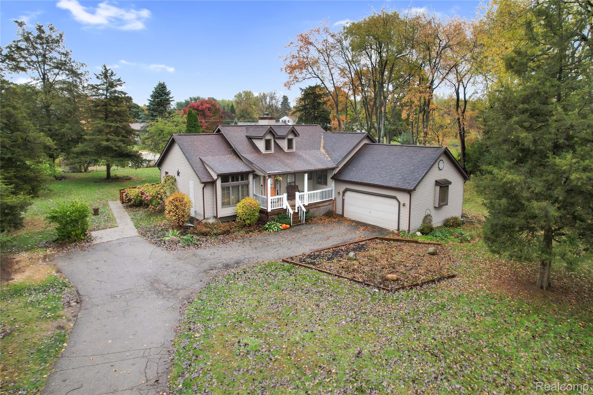 8127 Goldenrod Court