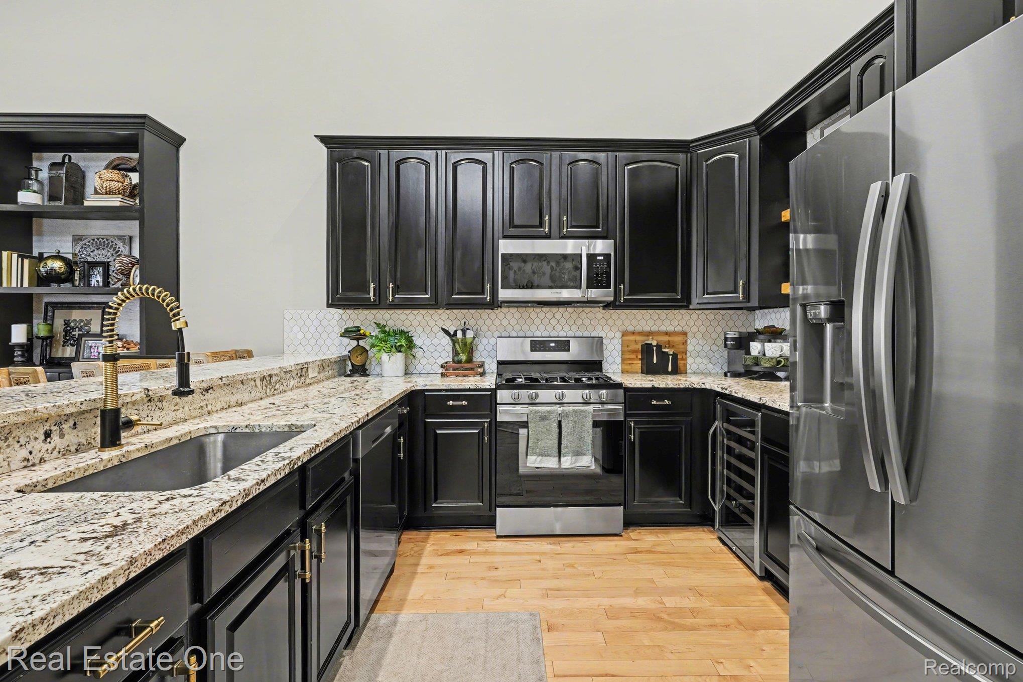 686 W Bluff Court 23