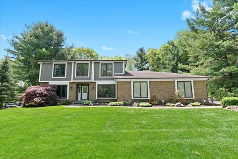 6588 WHITE PINES Drive Genoa Township Livingston MI 48116
