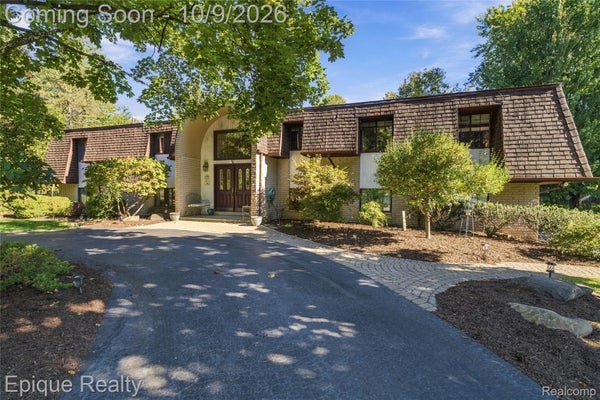 1570 LOMOND LN, ROCHESTER HILLS, MI 48309 - Image e9ff9eddc6a5805f1913dde56d6fc8d8/3900298709