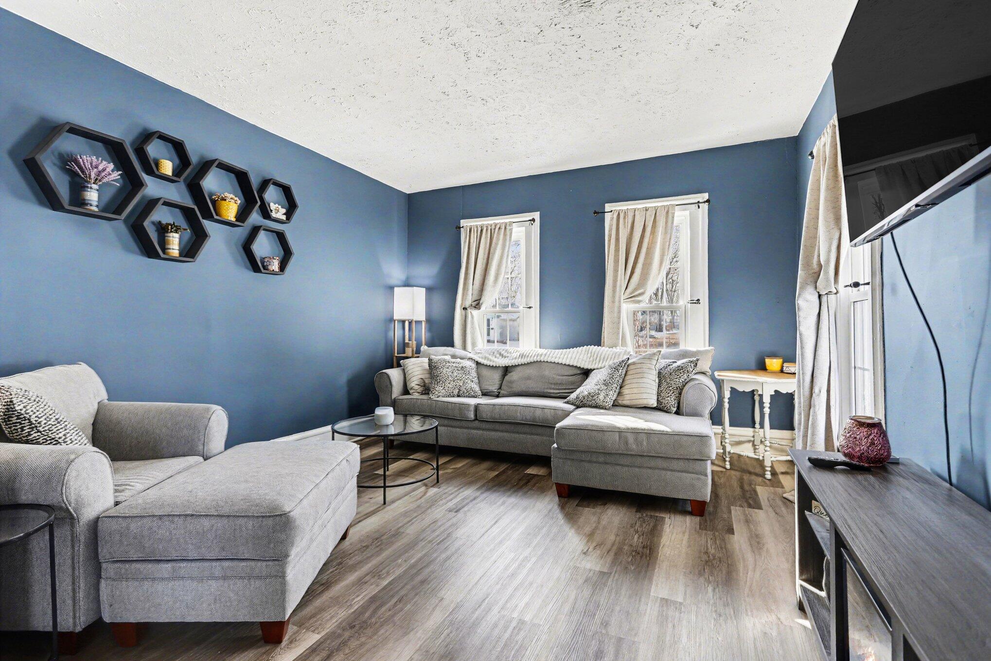 427 E Division Street