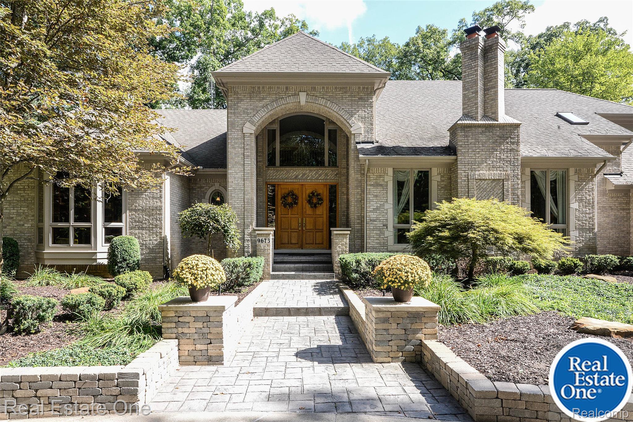 9673 CROSS CREEK Drive