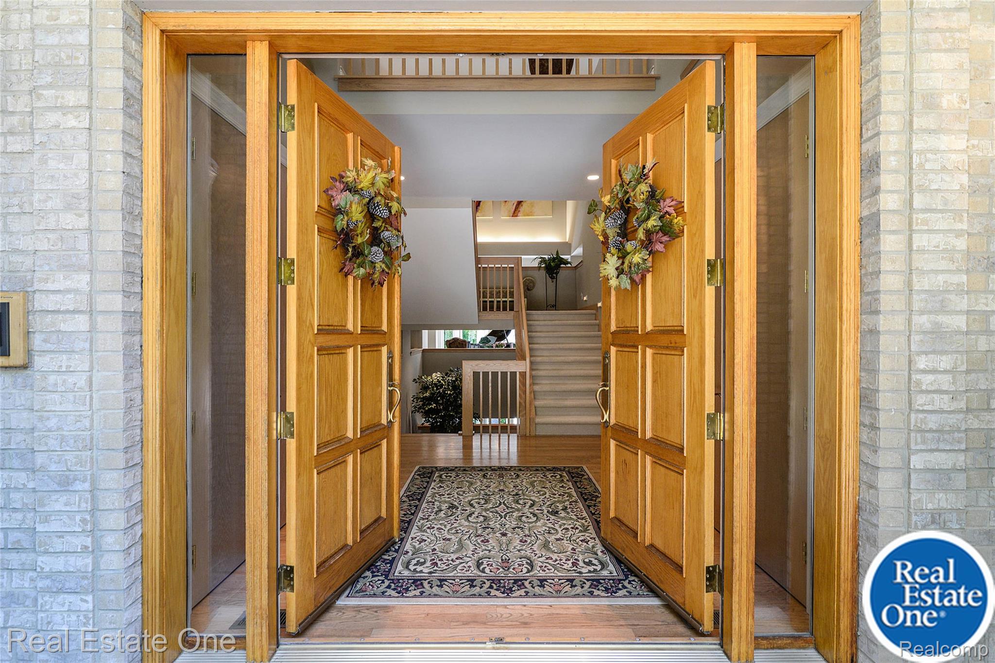 9673 CROSS CREEK Drive