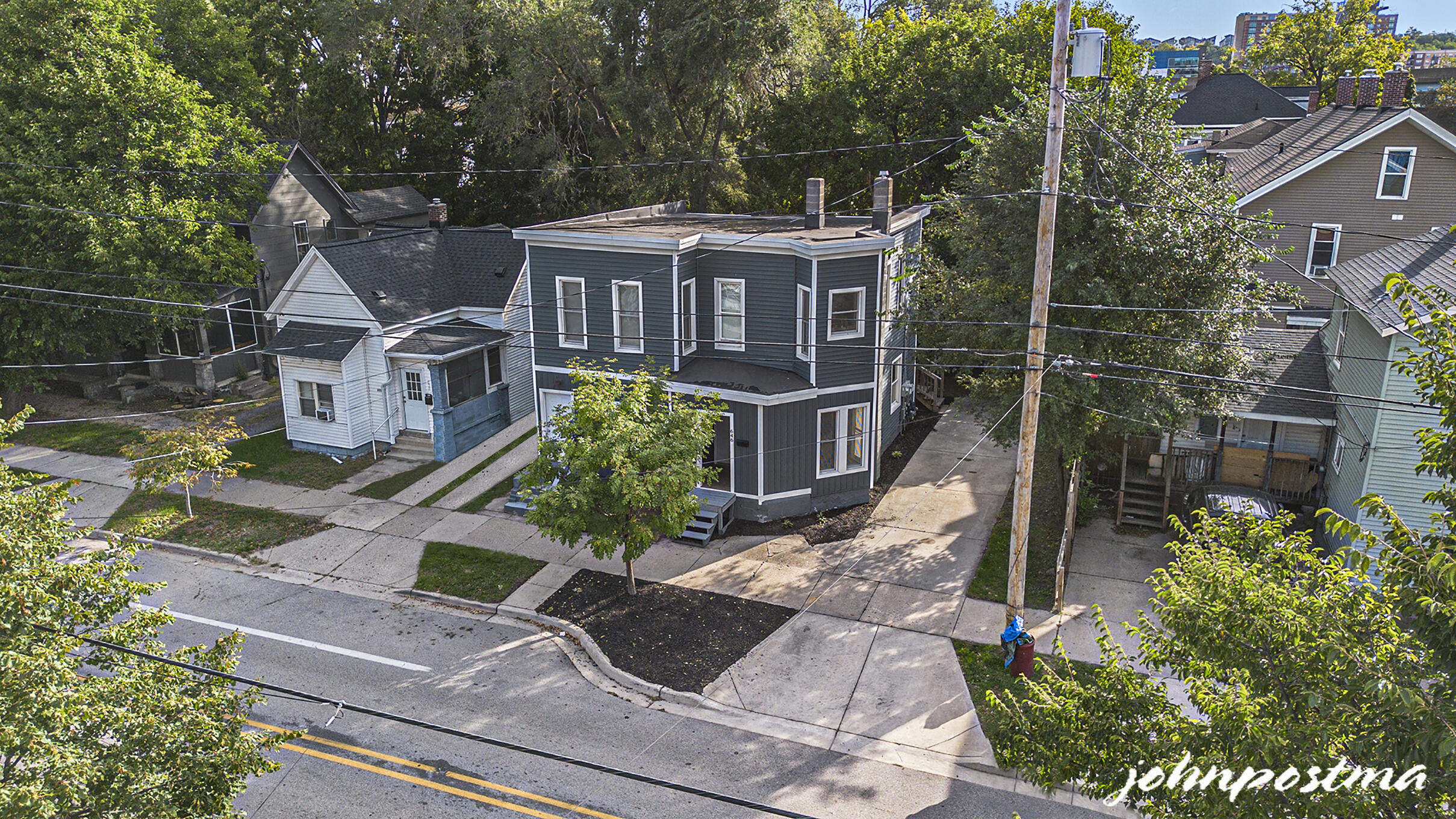 646 Broadway Avenue NW