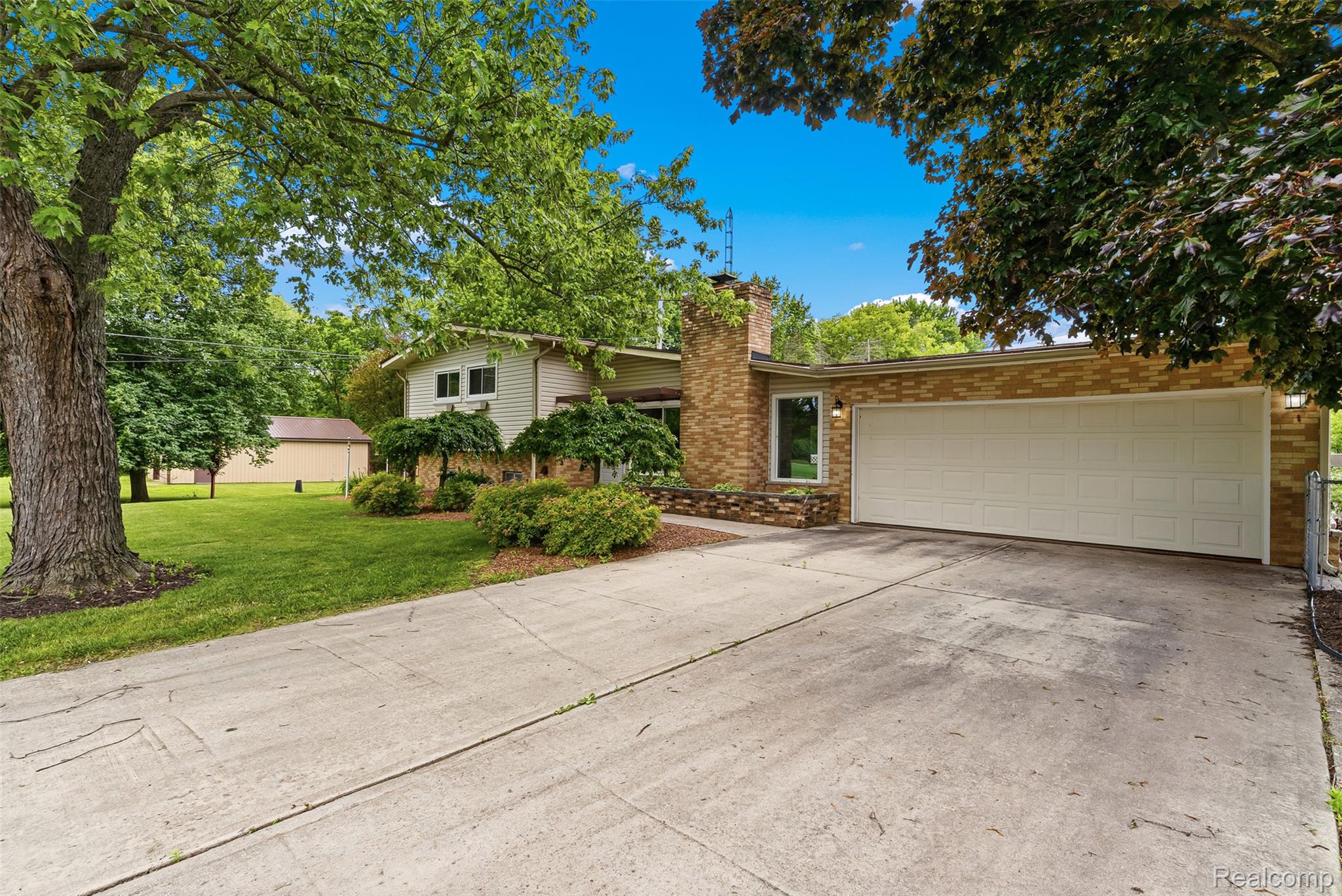 5120 Hillcrest Circle