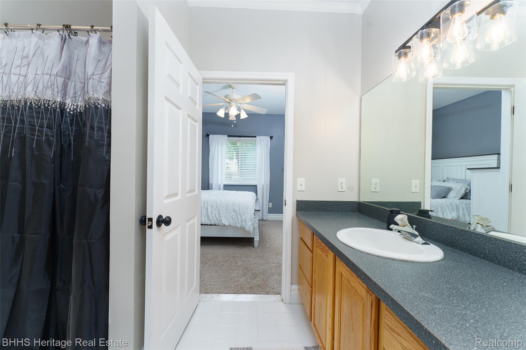 Handy Township, Michigan 48836, United States, 3 Bedrooms Bedrooms, ,4 BathroomsBathrooms,Residential,Active,161141