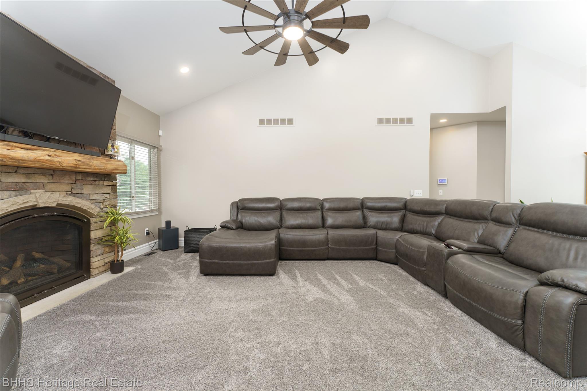 Handy Township, Michigan 48836, United States, 3 Bedrooms Bedrooms, ,4 BathroomsBathrooms,Residential,Active,161141